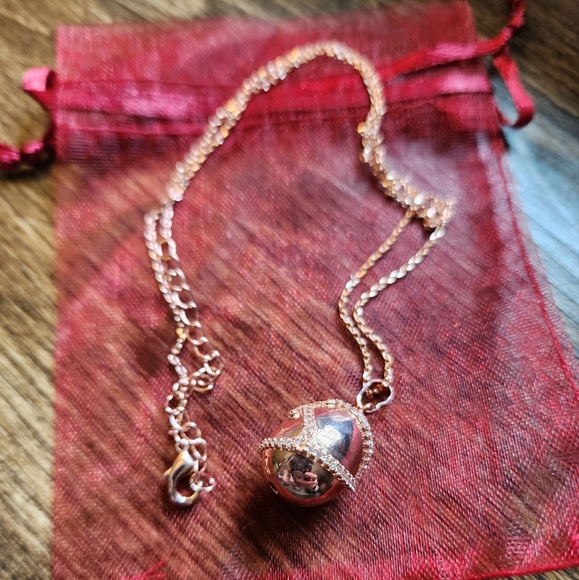 Fragrant Jewels Faberge Egg Necklace for Easter! - Picture 5 of 9